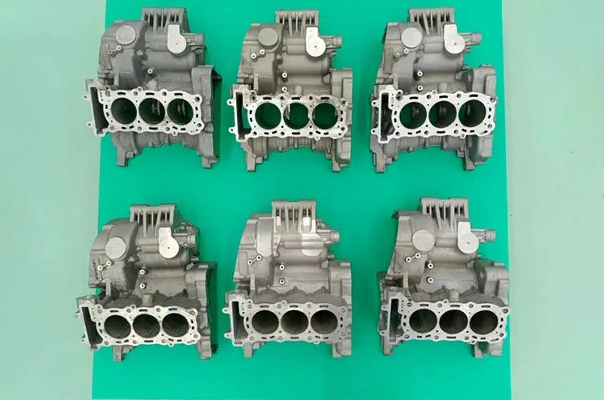Zontes triple engines internals overhead shot.
